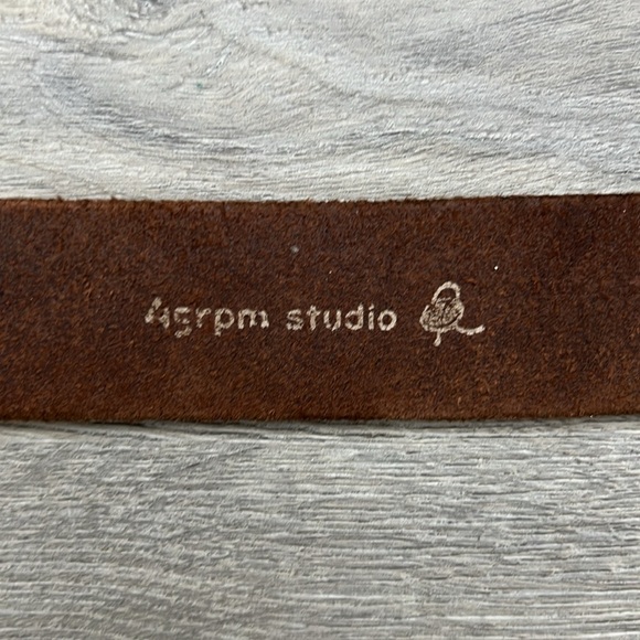 45rpm Studio brown belt with brass buckle - Picture 2 of 3